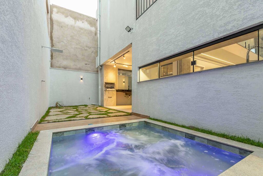 CASA ALTO PADRAO GUARA, IMOVEIS ALTO PADRAO GUARA, CASA NOVA 4 SUITES, IMOVEIS A VENDA GUARA BRASILIA, CASA A VENDA GUARA DF, 4 SUITES A VENDA GUARA DF, BRASILIA DF, CORRETOR DE IMOVEIS GUARA, SARDEIRO IMOVEIS,
